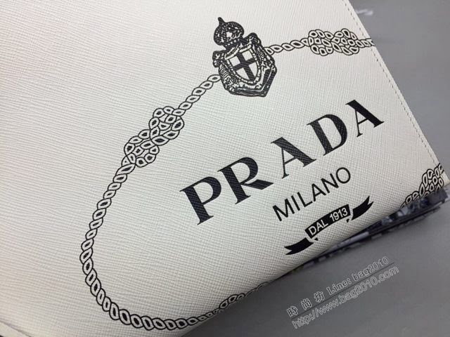 prada錢包 普拉達專櫃最新十字紋牛皮手拿包 2NG005 PRADA男士手包  pyd2122